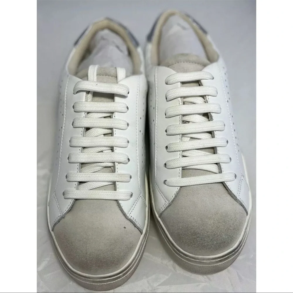 Steve Madden Women’s Rezume Distressed White Silver Star Lace Up Sneaker Size 11